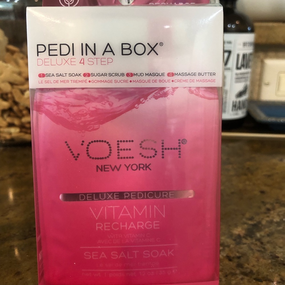 Deluxe pedicure